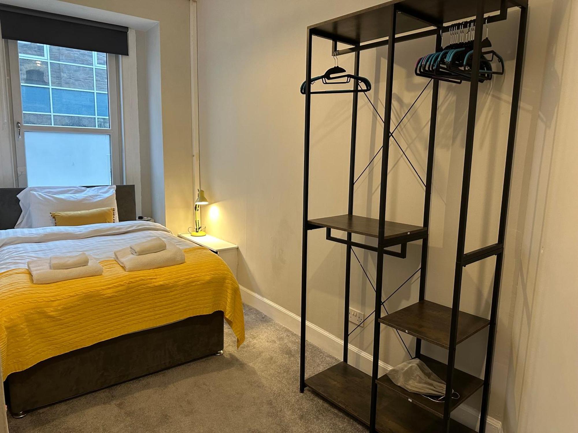 Two Bed Apartment เอดินบะระ ภายนอก รูปภาพ