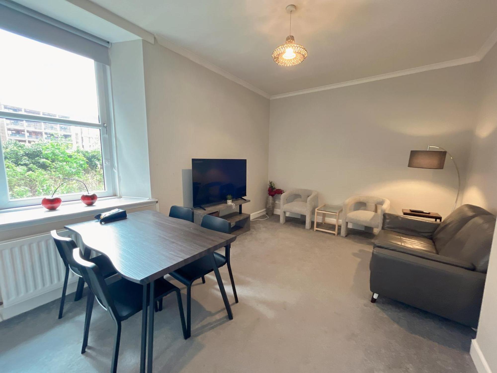 Two Bed Apartment เอดินบะระ ภายนอก รูปภาพ