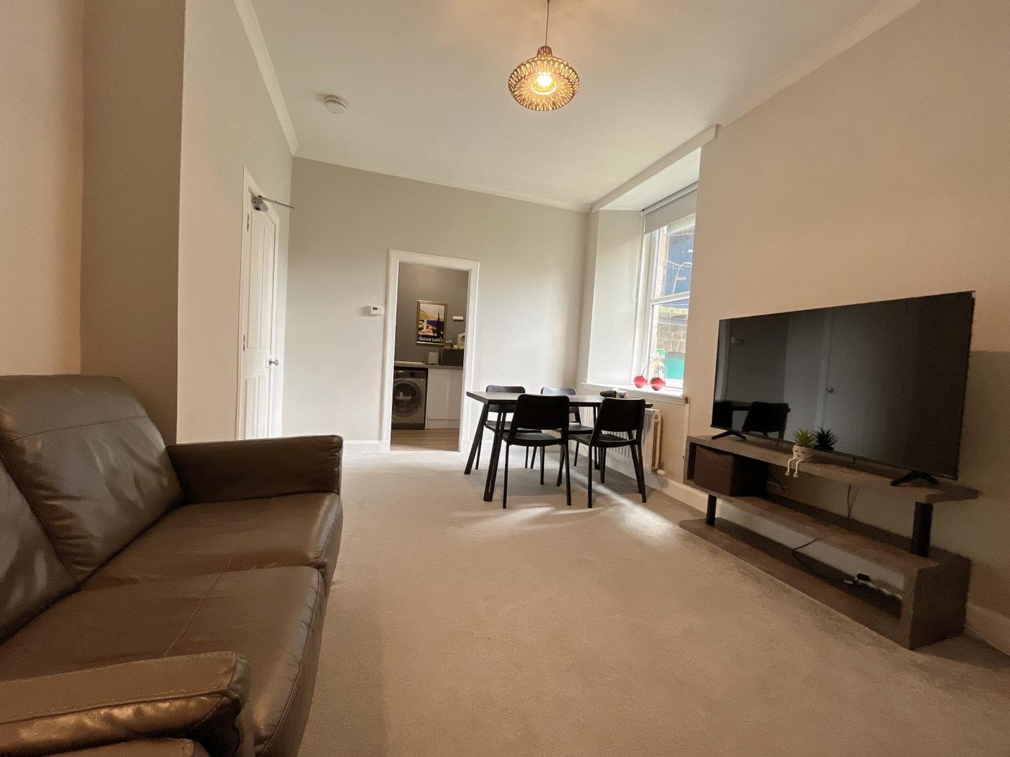 Two Bed Apartment เอดินบะระ ภายนอก รูปภาพ